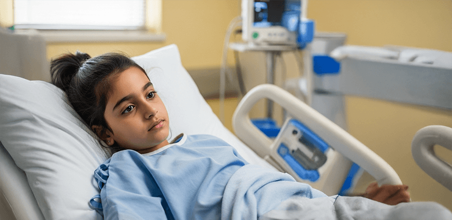 طفلة بعمر 8 سنوات تعاني من انسداد الأنف مع صعوبة التنفس والاختناق ليلاً وهي بحاجة لاستئصال الزوائد اللحمية