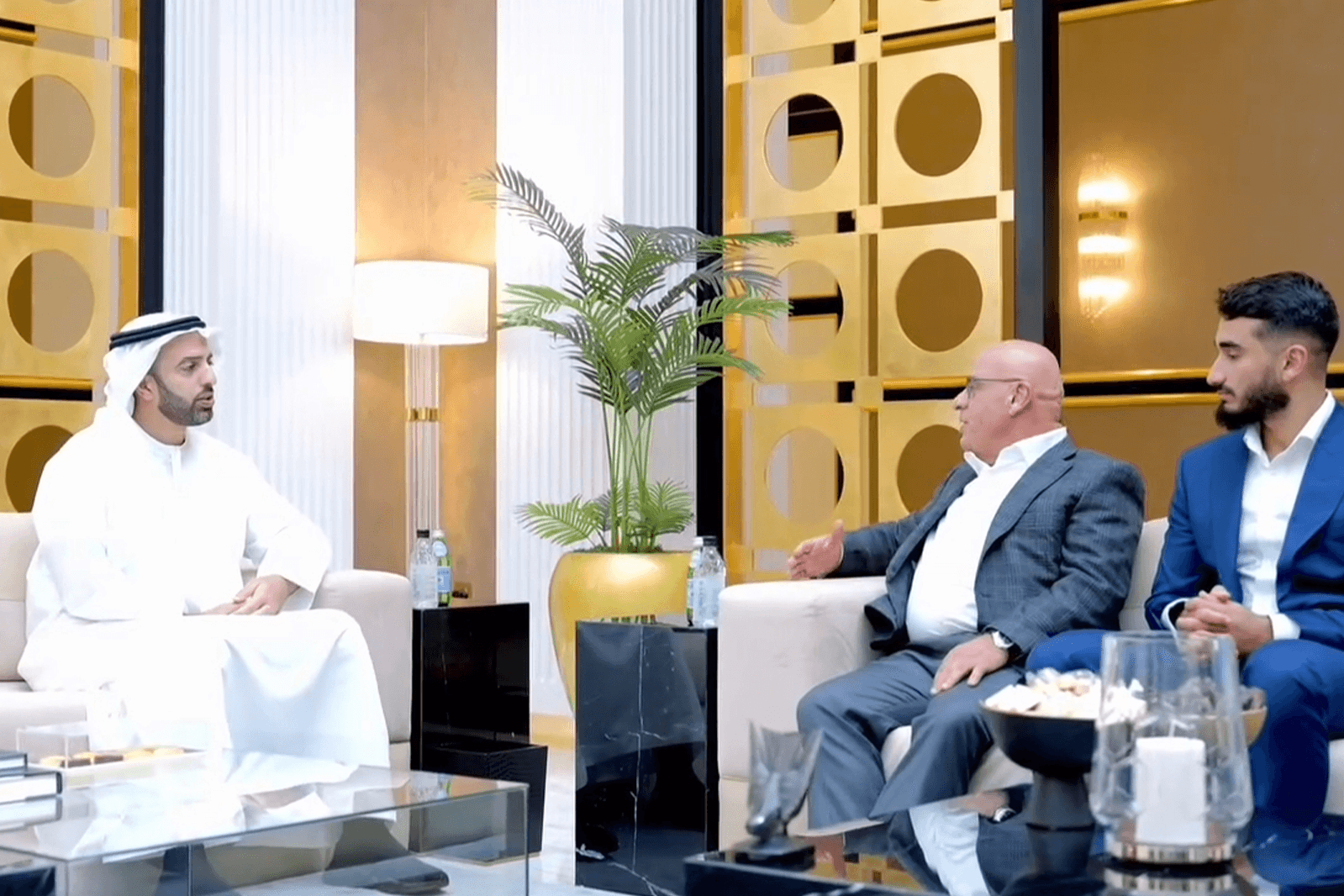 ولي عهد إمارة رأس الخيمة يستقبل رجل الأعمال أحمد بكيرات